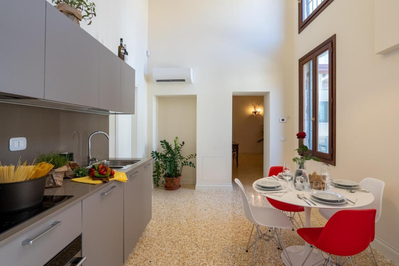 Apartment Ca' Longo Palace Damasco Venedig